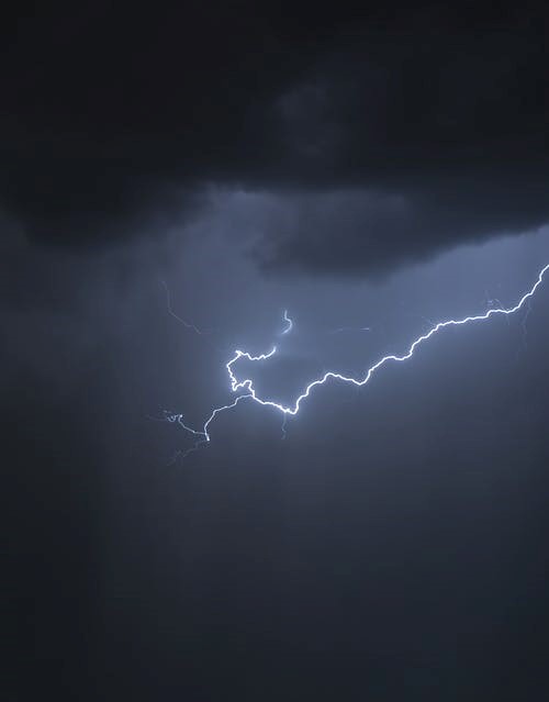 a thunderstorm lightening